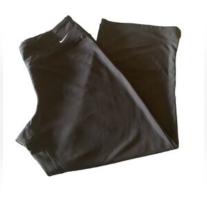 🩶Nike Cropped leggings,Gray pants, Size Small.